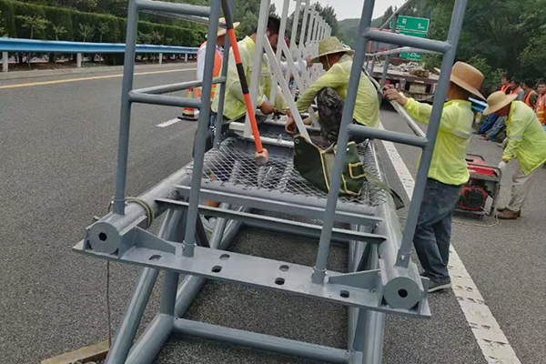 公路龍門(mén)架