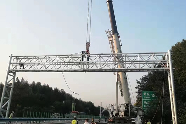 交通龍門(mén)架